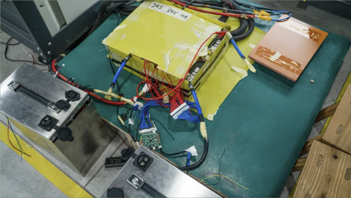 Test Execution Team: We conduct a comprehensive, item-by-item verification of performance, covering over 30 hardware parameters—such as voltage, current, and power consumption—as well as more than 20 software functions, including communication logic, SoC calibration, and alarm/protection mechanisms. This also includes specialized validation of Bluetooth connectivity.
Furthermore, we perform rigorous testing under real-world operating conditions—such as heavy-load startup, high-current overcurrent events, transitions between peak and off-peak power usage, and load-dump transients. These are combined with environmental stress tests—including exposure to extreme temperatures, vibration, and electrostatic discharge—to ensure the product performs reliably across the full spectrum of our customers' actual usage scenarios.